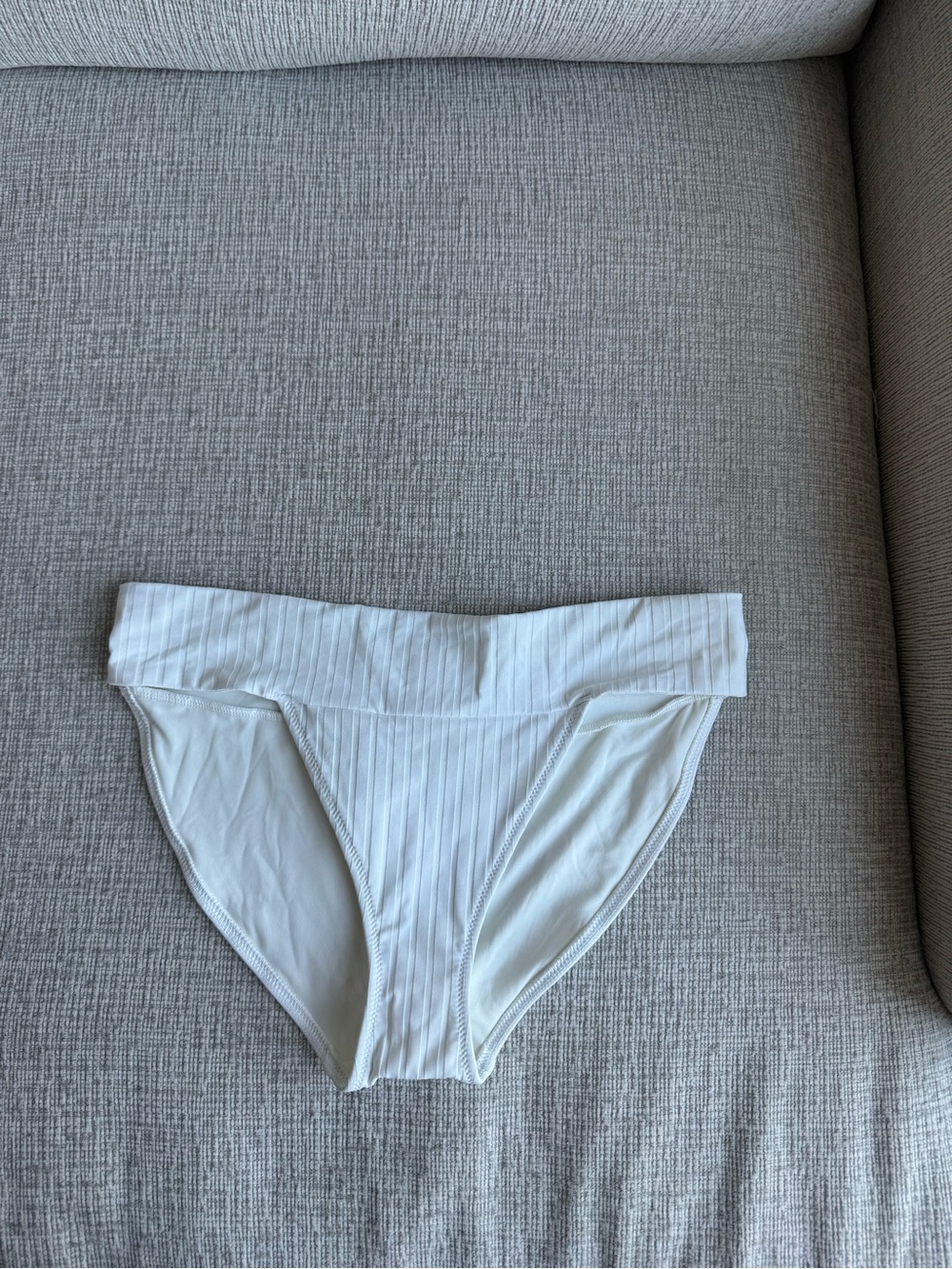 Ribbed bikini bottom